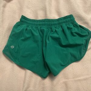 Lululemon Hotty Hot Shorts 2.5